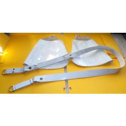 BAUDRIER BLANC AVEC UNE PAIRE DE CRISPINS DES MOTARDS DE LA GENDARMERIE NATIONALE  , BON ETAT VOIR