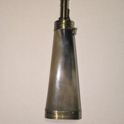 Poire à poudre en corne