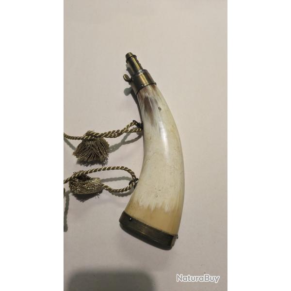 Poire  poudre en corne bec