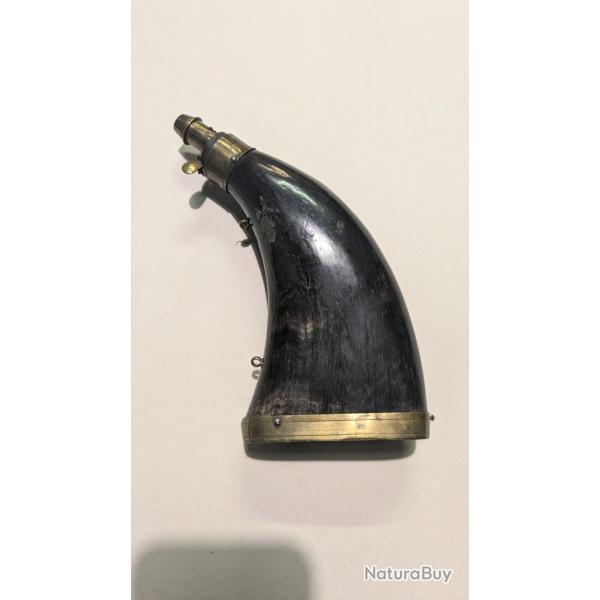 Poire  poudre en corne bec verseur doseur