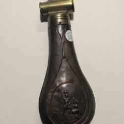 Poire à poudre en cuivre bec verseur doseur