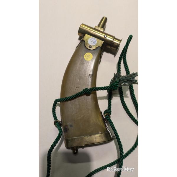 Poire  poudre en corne bec verseur doseur n5