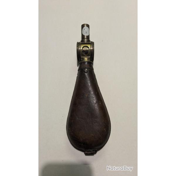 Poire  poudre en cuir bec verseur doseur n4