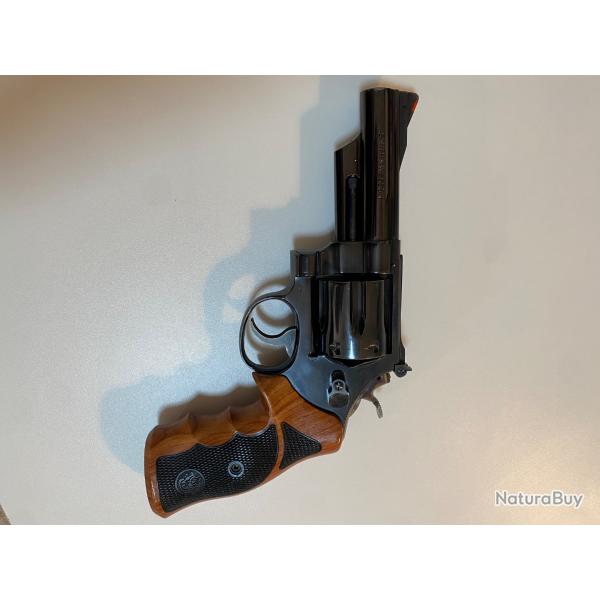 Smith & Wesson modle 29, 44 M