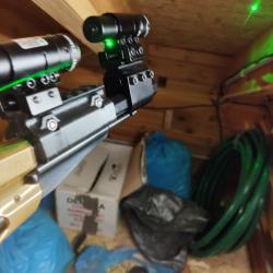 Ensemble Laser point vert avec adaptateur canon remington , le tout neuf jamais servi