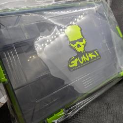 Lot 311 / GUNKI BOX étanche, environ 28 x 18 x 4.5.(environ) / rangement matériels ou leurres ...