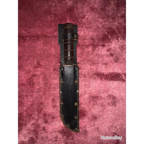 Poignard style Ka Bar , marqu US 42 .