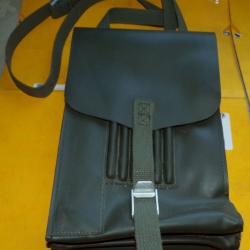 PORTE CARTES DE L'EX ALLEMAGNE DE L'OUEST DE 1962 , AVEC EMPLACEMENT POUR LA REGLE , LA GOMME ET LES