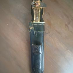 Couteau Chasse  PUMA WAIDBLATT, bois de cerf; et étui cuir