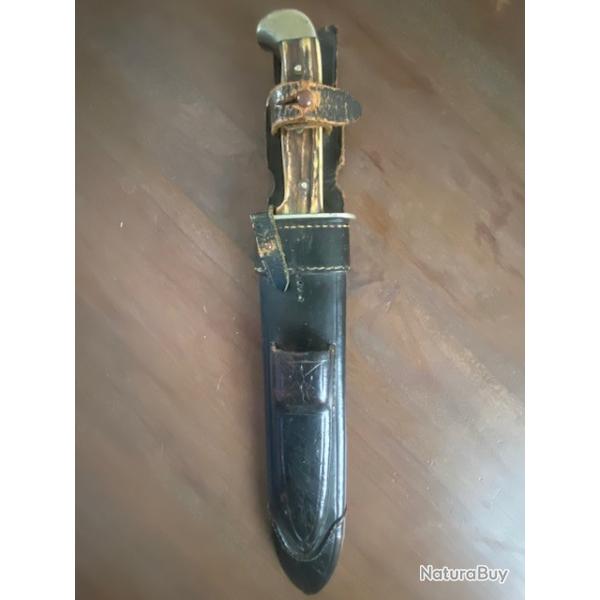 Couteau Chasse  PUMA WAIDBLATT, bois de cerf; et tui cuir