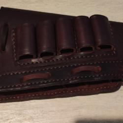 Repose joue en cuir avec cartouchière pour calibre 12