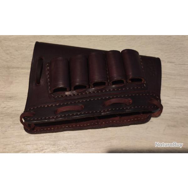Repose joue en cuir avec cartouchire pour calibre 12