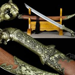 &Eacute;p&eacute;e Sabre du Tigre - Puissance et &Eacute;l&eacute;gance d'Inspiration MongoleSolide, bataille, tranchante