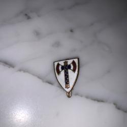 Francisque de col &eacute;maill&eacute;e. Originale.