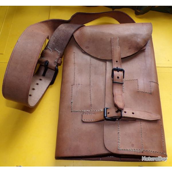 ETUI POCHETTE EN CUIR POUR L.F DE L'ARMEE FRANCAISE , AVEC POCHETTES INDIVIDUELLES , PERIODE GUERRE