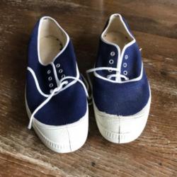 Pataugas, chaussures de brousse, bascket, chaussures de sport,parachutiste, Indochine Algérie.