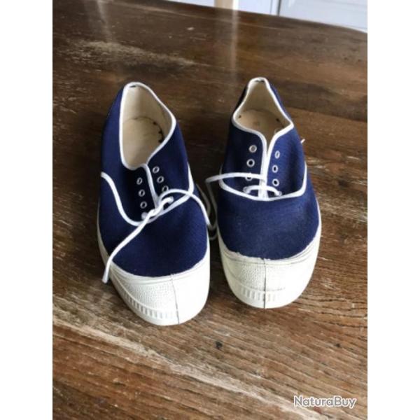 Pataugas, chaussures de brousse, bascket, chaussures de sport,parachutiste, Indochine Algrie.