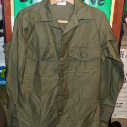 ARMEE AMERICAINE U.S : CHEMISE EN COTON OG-107 DE 1976 ,TAILLE U.S 14 1/2 X 33 SOIT EN TAILLE FRANCA