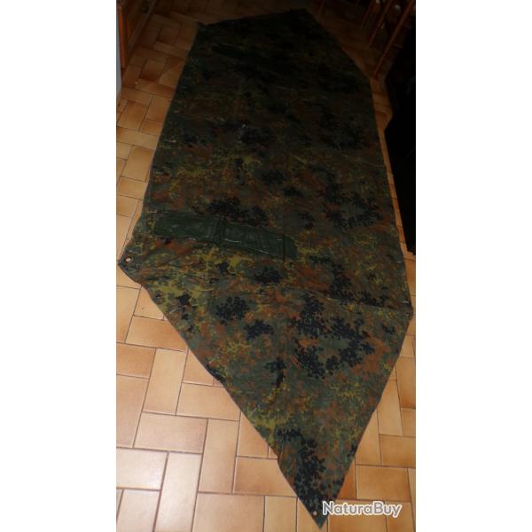 1/2 TOILE DE TENTE DE L'ARMEE ALLEMANDE EPOQUE APRES GUERRE , 2 SOLDATS AVAIENT CHACUN UN 1/2 DE TEN