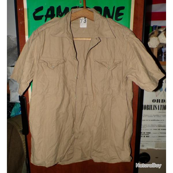 CHEMISE MILITAIRE A MANCHES COURTES DE L'ARMEE FRANCAISE PERIODE DE 1956 ,Taille  / 3 SOIT EN CIVIL