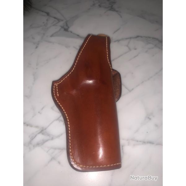 Superbe holster Vintage pour un revolver , je pense Smith et Wesson mais  vrifier .