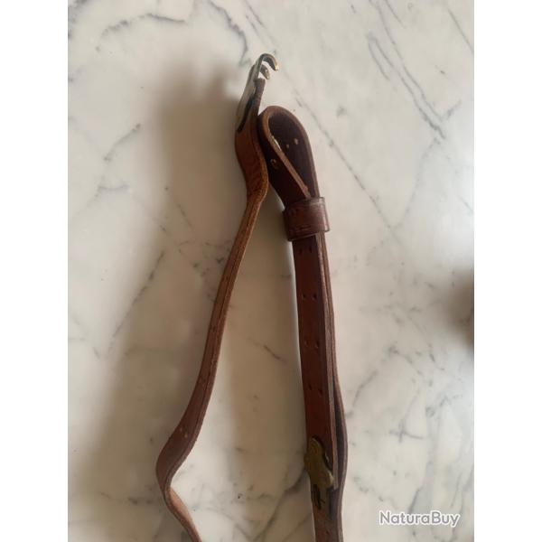 A vendre superbe bretelle Modle 1907 Franaise a 3 crochets. Etat neuf