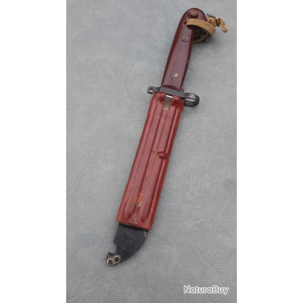 BAIONNETTE AK47 , RUSSIE , KALACH , FOURREAU ROUGE.