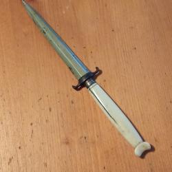 dague de vertu "pic couille"