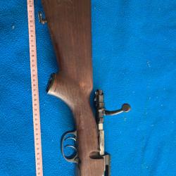 Carabine a verrou calibre 7x64 bois marqué zastava