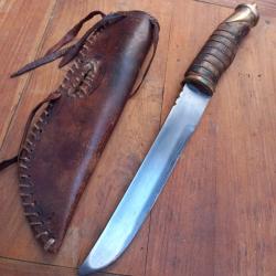 Imposant et Solide Couteau de Chasse ARTISANAL Manche en Cuir avec Étui en cuir