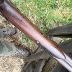 Fusil de chasse ancien a poudre noire