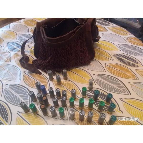 Carnier de chasse avec une trentaine de cartouches