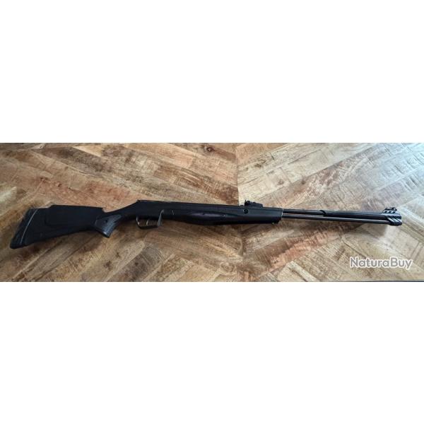 Carabine 19,9 joules Stoeger rx 40 comme neuve avec lunette 3.9x40 et sacoche de transport solognac
