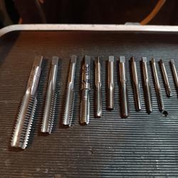 Lot tarauds professionnel impérial us anglais lot  2 bsw