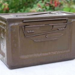 US ARMY - caissette US M2 fabricant UNITED - 1944 -   AMMUNITION BOX M2 CAL SLO22CAL50002