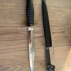 Couteau / poignard de combat spécial béret rouge