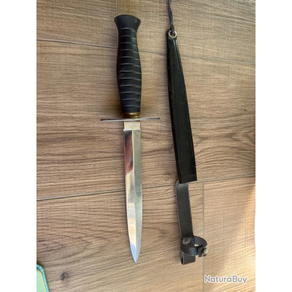 Couteau / poignard de combat spcial bret rouge