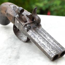 Pistolet coffre à double canon à percussion calibre 11 mm  - XIX vente en l'état -  IFS25BUL002