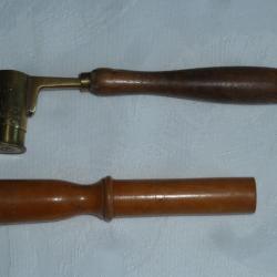 Ancienne dosette à poudre et 1 Bourroir en buis