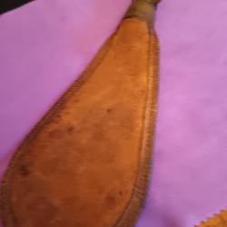 Poire à plombs ancienne en cuir