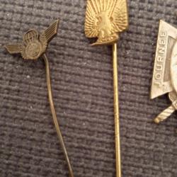 Deux minuscules insignes épinglettes parachutistes troupes aéroportées anciennes