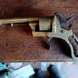Revolver a broche en laiton