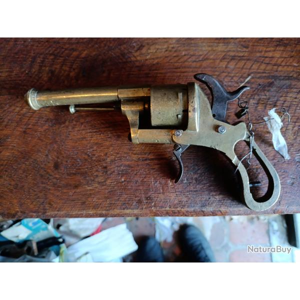 Revolver a broche en laiton