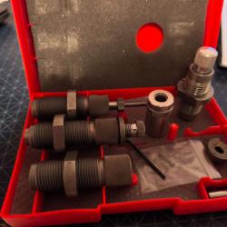 Outils Hornady 38/357 mag +sertisseur conique + jauge + shell holder