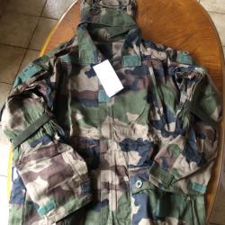 Veste camouflée très grande taille XXL. 120M