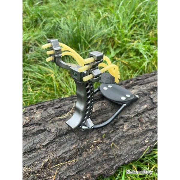 lance pierre avec appui sur le poignet enchre