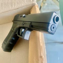 Pret a tirer Glock 17 blowback a billes acier cal 4,5 co2