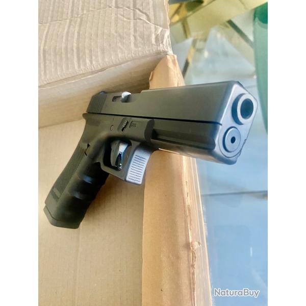 Pret a tirer Glock 17 blowback a billes acier cal 4,5 co2
