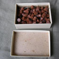 WW2 US BO&Iuml;TE DE PUNAISES MILITAIRES AM&Eacute;RICAINES 3/4 PLEINE