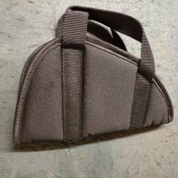 Etui noir pour arme de poing
